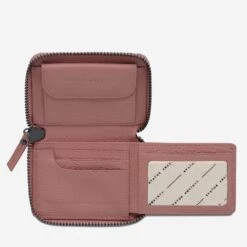 Status Anxiety Wayward Wallet -Fashion Bag Store 39a415baa4de71b593a5ed8f961adf03 4d116388 7c91 45da 8f6d 4478db8fcc77