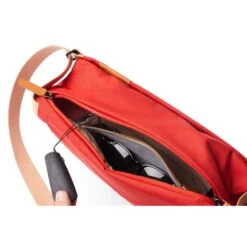 Bellroy Sling -Fashion Bag Store Bellroy Sling Hotsauce 4 5bc1ad9e 8589 416e 9950 45e471c9d01f