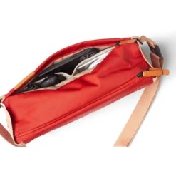 Bellroy Sling -Fashion Bag Store Bellroy Sling Hotsauce 6 d894afed 97b1 4d28 9961 8ad4e0ec393e