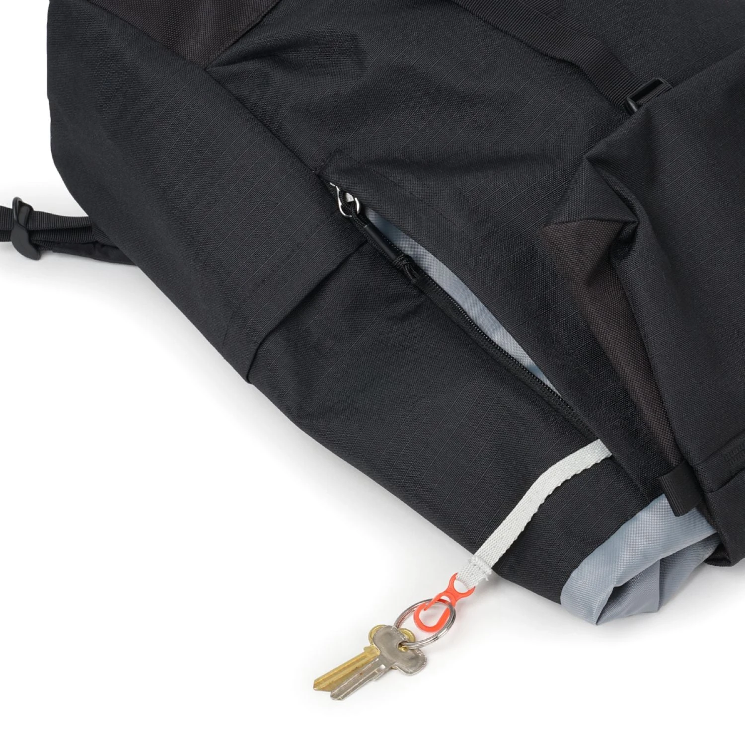 Hellolulu Saro Utility Flap Backpack M Recycled 6 Hellolulu Saro Utility Flap Backpack M Recycled - Image 6