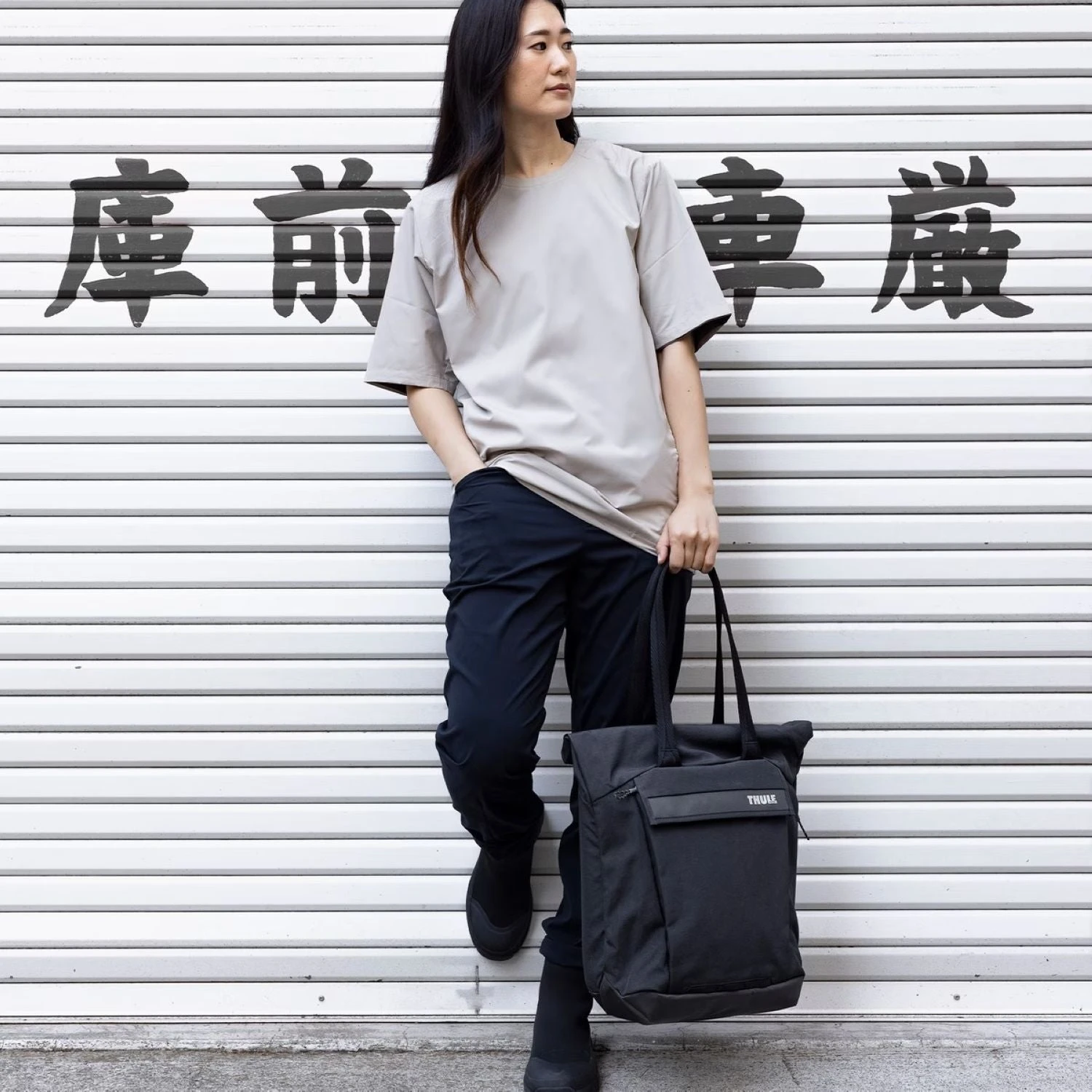 Thule Paramount Tote 22L 4 Thule Paramount Tote 22L - Image 4